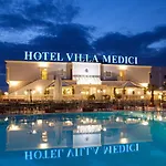 מלון Medici רוקה סן ג'ובאני