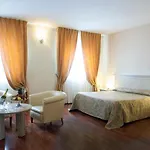 מלון Medici 4*