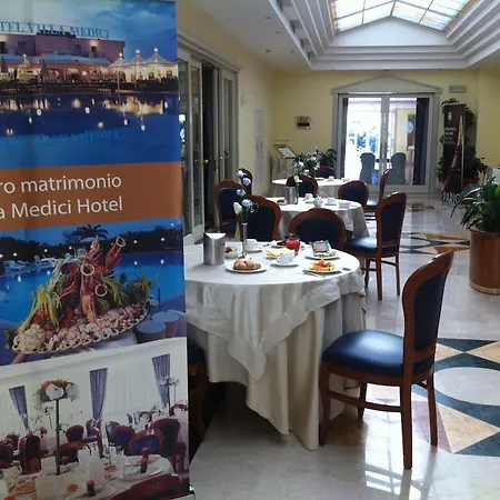 מלון Medici 4*