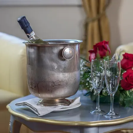 Medici מלון רוקה סן ג'ובאני