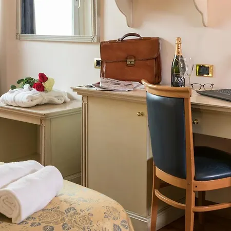 מלון Medici רוקה סן ג'ובאני